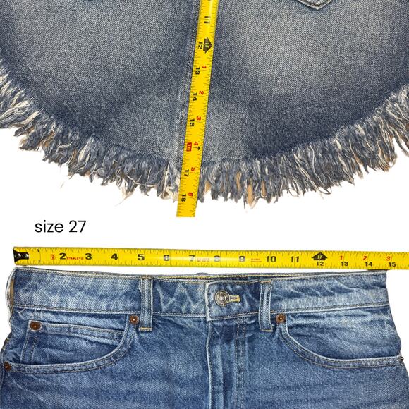Free People We The Free Bailey Blue Denim Mini Skirt Sz 26 Frayed Hem - Picture 5 of 5